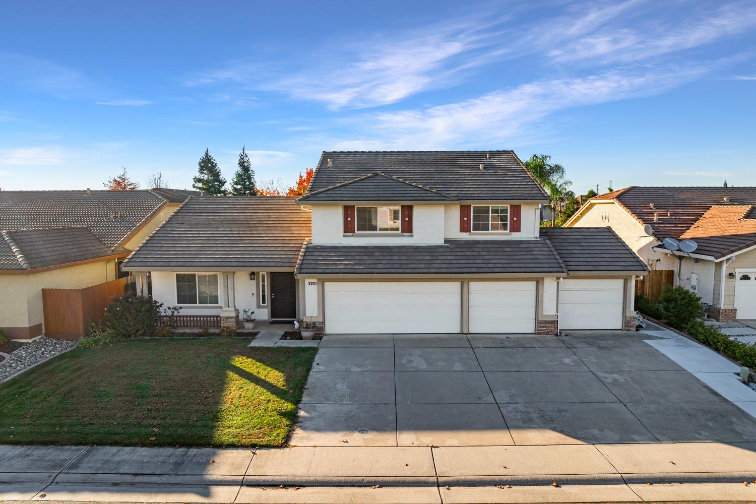 Detail Gallery Image 3 of 70 For 9525 Conda Way, Elk Grove,  CA 95624 - 4 Beds | 3 Baths