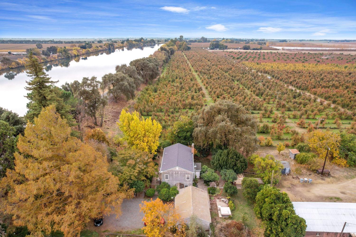 Detail Gallery Image 8 of 66 For 39670 S River Rd, Clarksburg,  CA 95612 - 5 Beds | 1/1 Baths