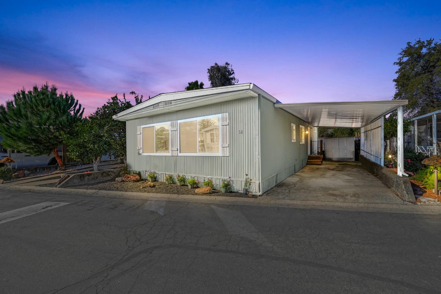 Detail Gallery Image 2 of 25 For 52 Cedar Cir, Folsom,  CA 95630 - 2 Beds | 2 Baths