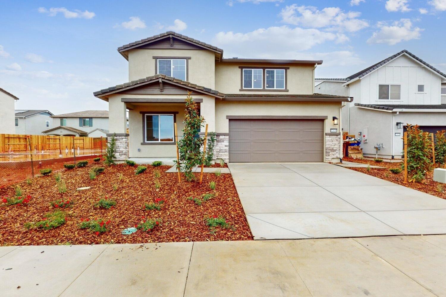 Detail Gallery Image 1 of 35 For 12030 Mircado Way, Rancho Cordova,  CA 95742 - 3 Beds | 2/1 Baths