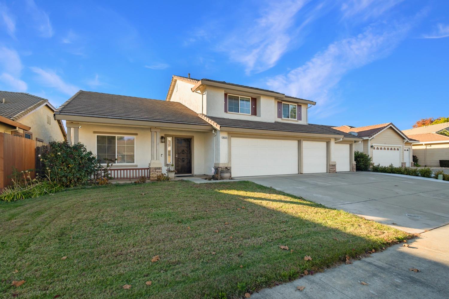 Detail Gallery Image 1 of 70 For 9525 Conda Way, Elk Grove,  CA 95624 - 4 Beds | 3 Baths