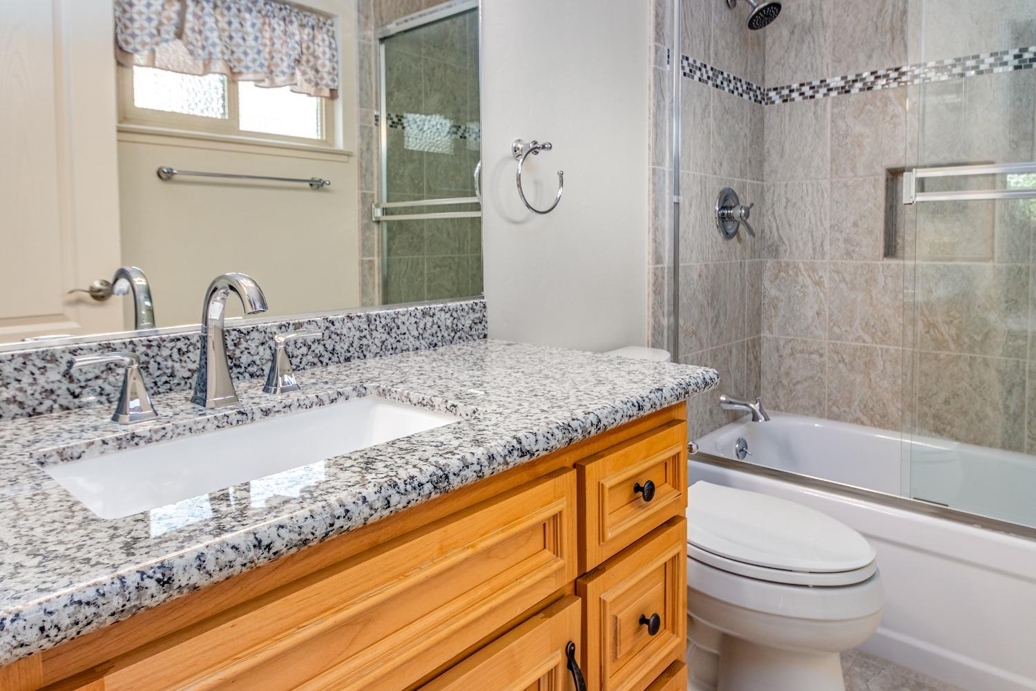 Detail Gallery Image 23 of 36 For 5807 Lonsdale Dr, Sacramento,  CA 95822 - 3 Beds | 2 Baths