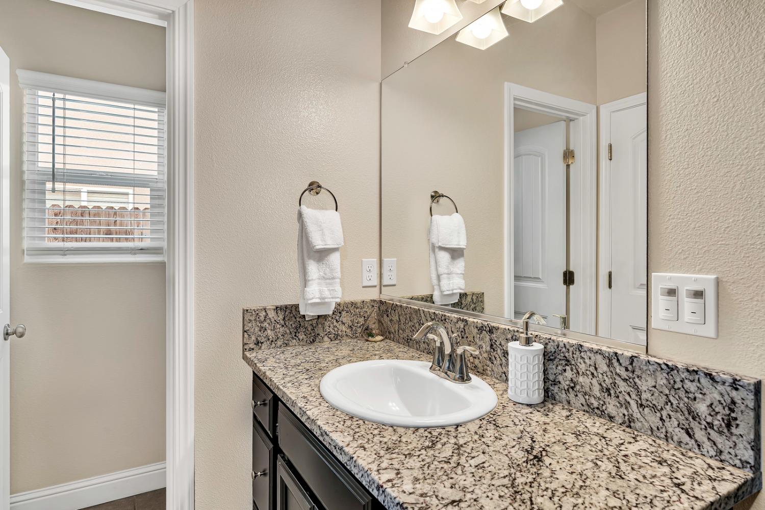 Detail Gallery Image 22 of 64 For 1765 Clearwater St, Tulare,  CA 93274 - 4 Beds | 2 Baths