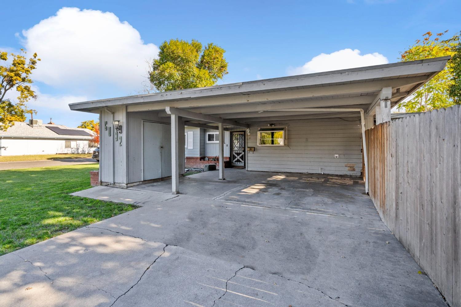 Detail Gallery Image 3 of 39 For 6032 Williamsburg Pl, Stockton,  CA 95207 - 3 Beds | 2 Baths