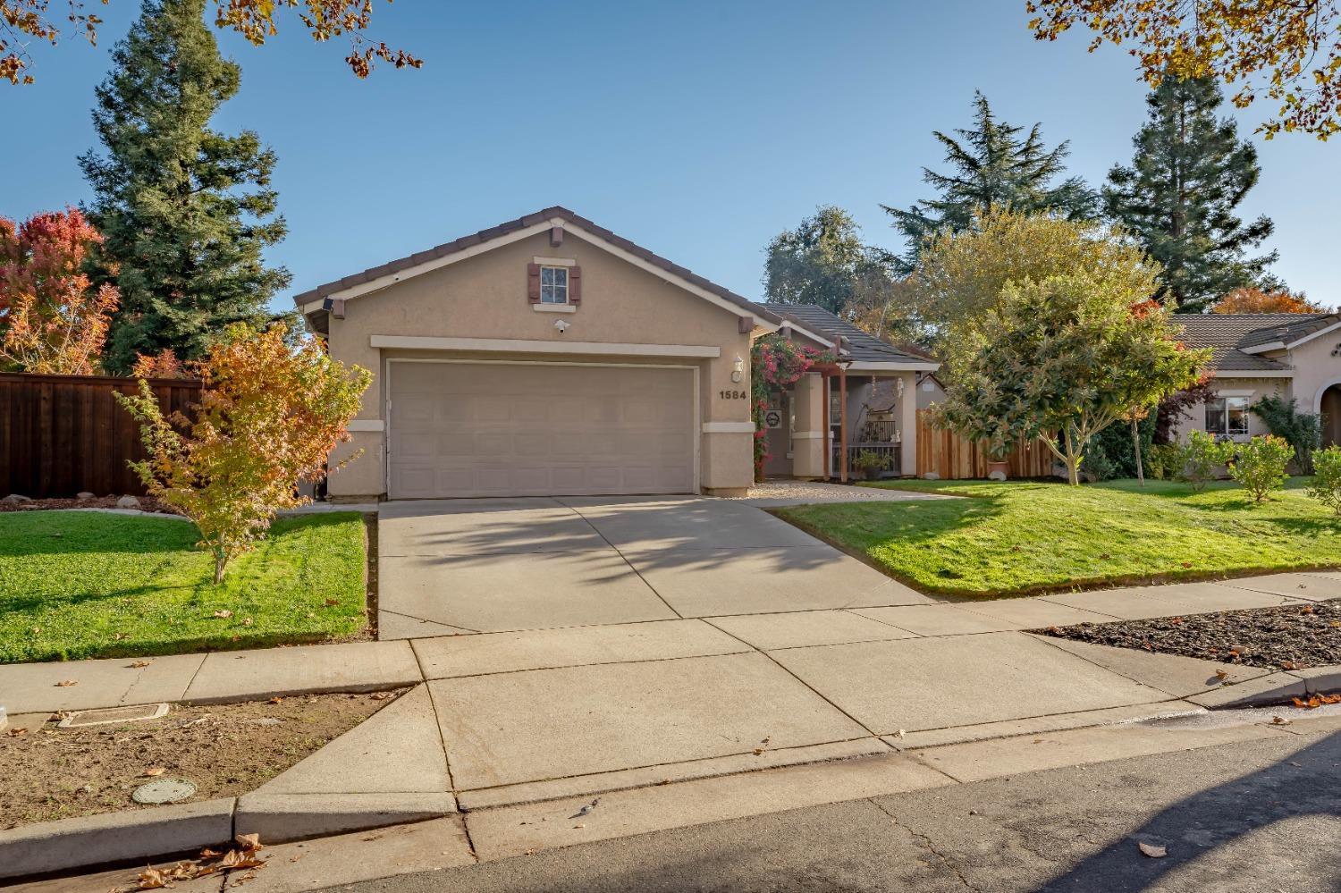 Detail Gallery Image 2 of 46 For 1584 Gateway Dr, West Sacramento,  CA 95691 - 3 Beds | 2 Baths