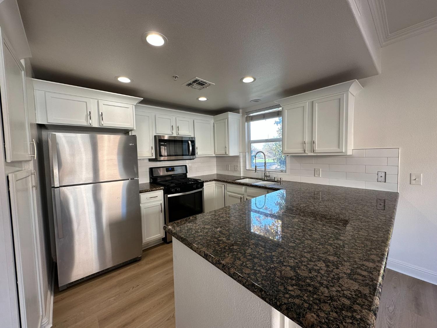 Detail Gallery Image 3 of 38 For 4800 Westlake Pkwy #2508,  Sacramento,  CA 95835 - 2 Beds | 2/1 Baths