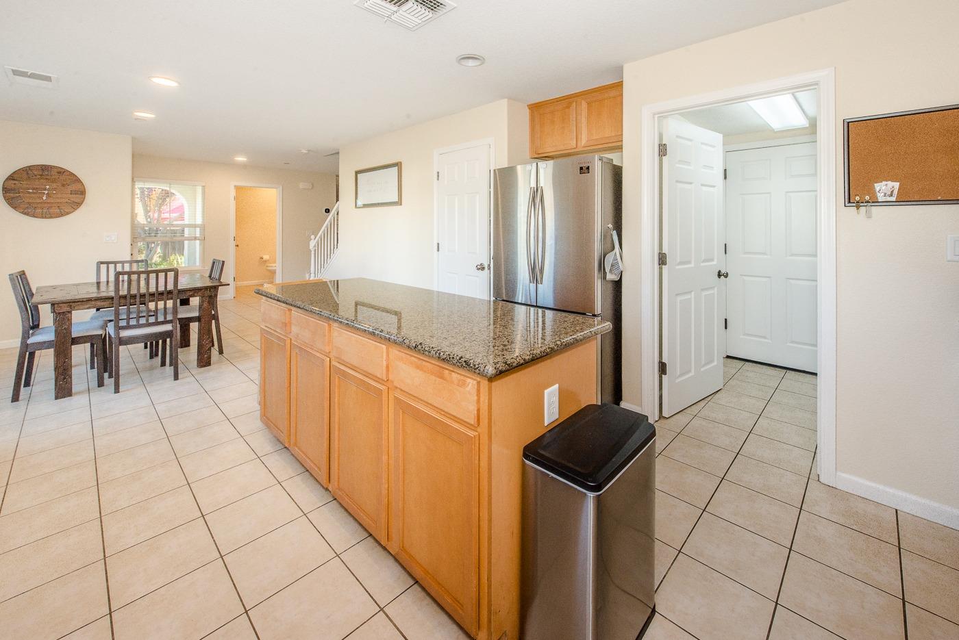 Detail Gallery Image 5 of 40 For 747 Breen Ct, Woodland,  CA 95776 - 3 Beds | 2/1 Baths