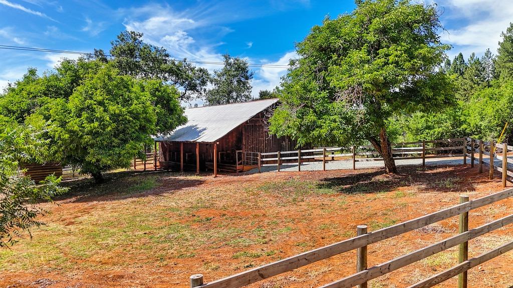 Detail Gallery Image 5 of 96 For 4500 Bear Creek Rd, Garden Valley,  CA 95633 - 3 Beds | 3/2 Baths