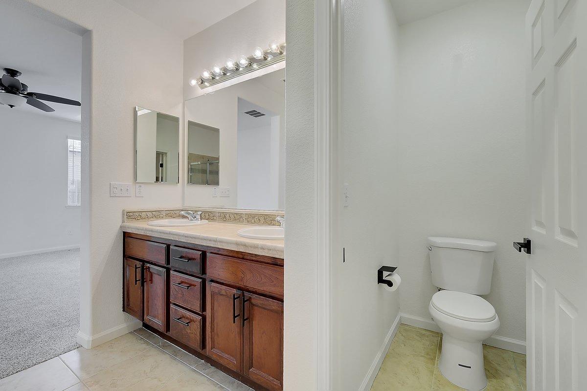 Detail Gallery Image 18 of 38 For 925 Courtyards Loop, Lincoln,  CA 95648 - 3 Beds | 2/1 Baths