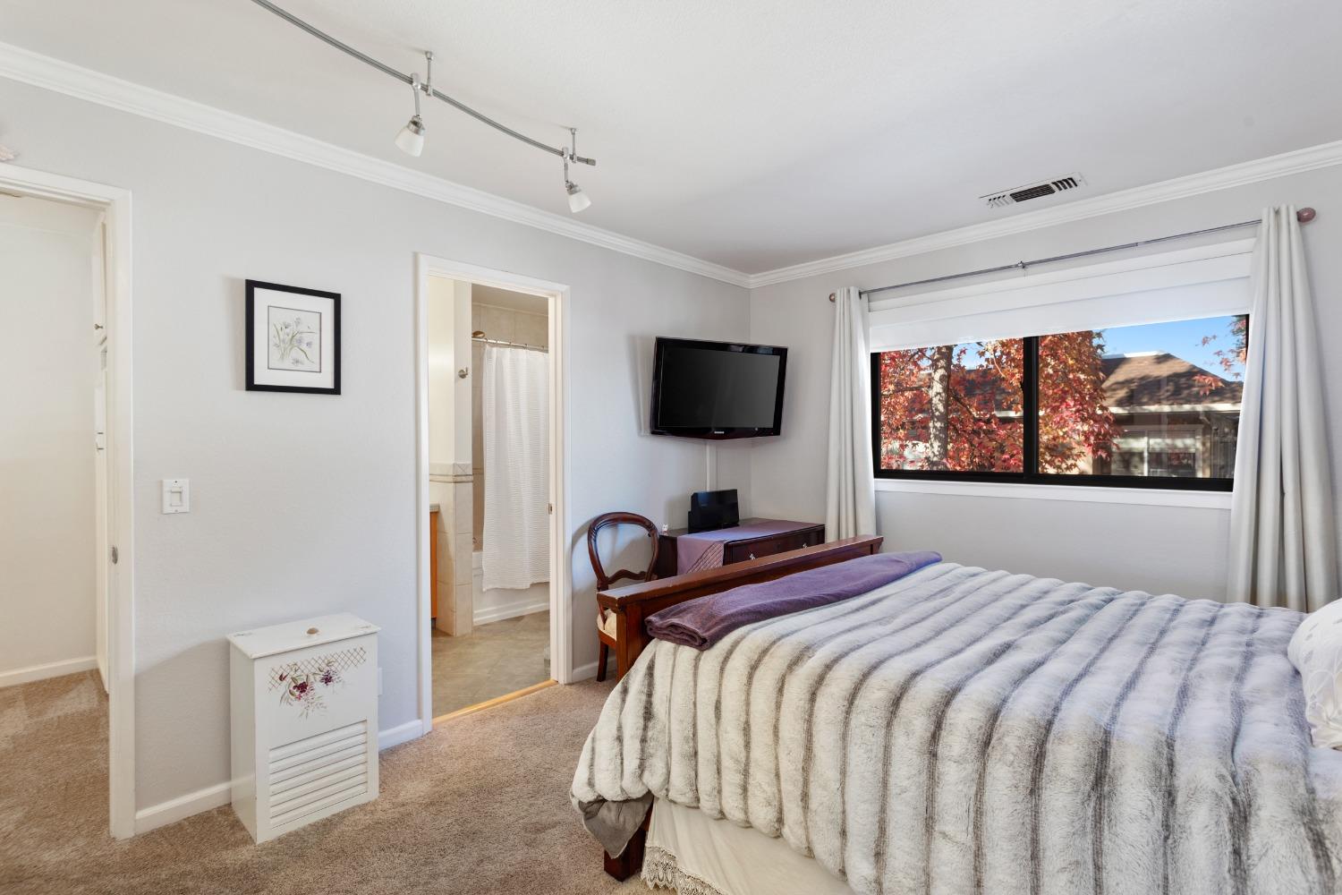 Detail Gallery Image 14 of 19 For 2497 Merrychase Dr #12,  Cameron Park,  CA 95682 - 2 Beds | 2/1 Baths