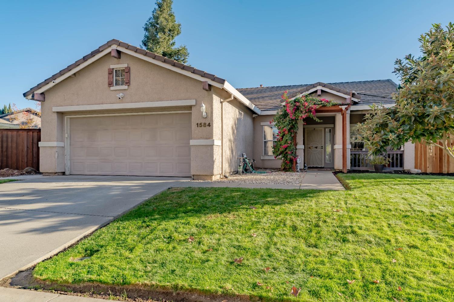 Detail Gallery Image 3 of 46 For 1584 Gateway Dr, West Sacramento,  CA 95691 - 3 Beds | 2 Baths