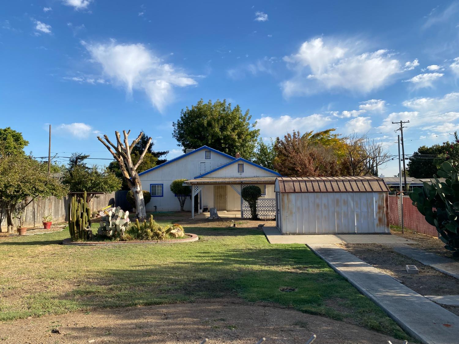 Detail Gallery Image 1 of 27 For 1098 E 23rd St, Merced,  CA 95340 - 3 Beds | 1 Baths