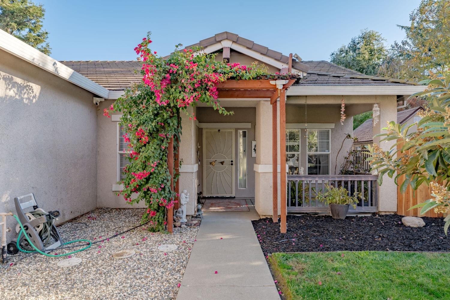 Detail Gallery Image 4 of 46 For 1584 Gateway Dr, West Sacramento,  CA 95691 - 3 Beds | 2 Baths