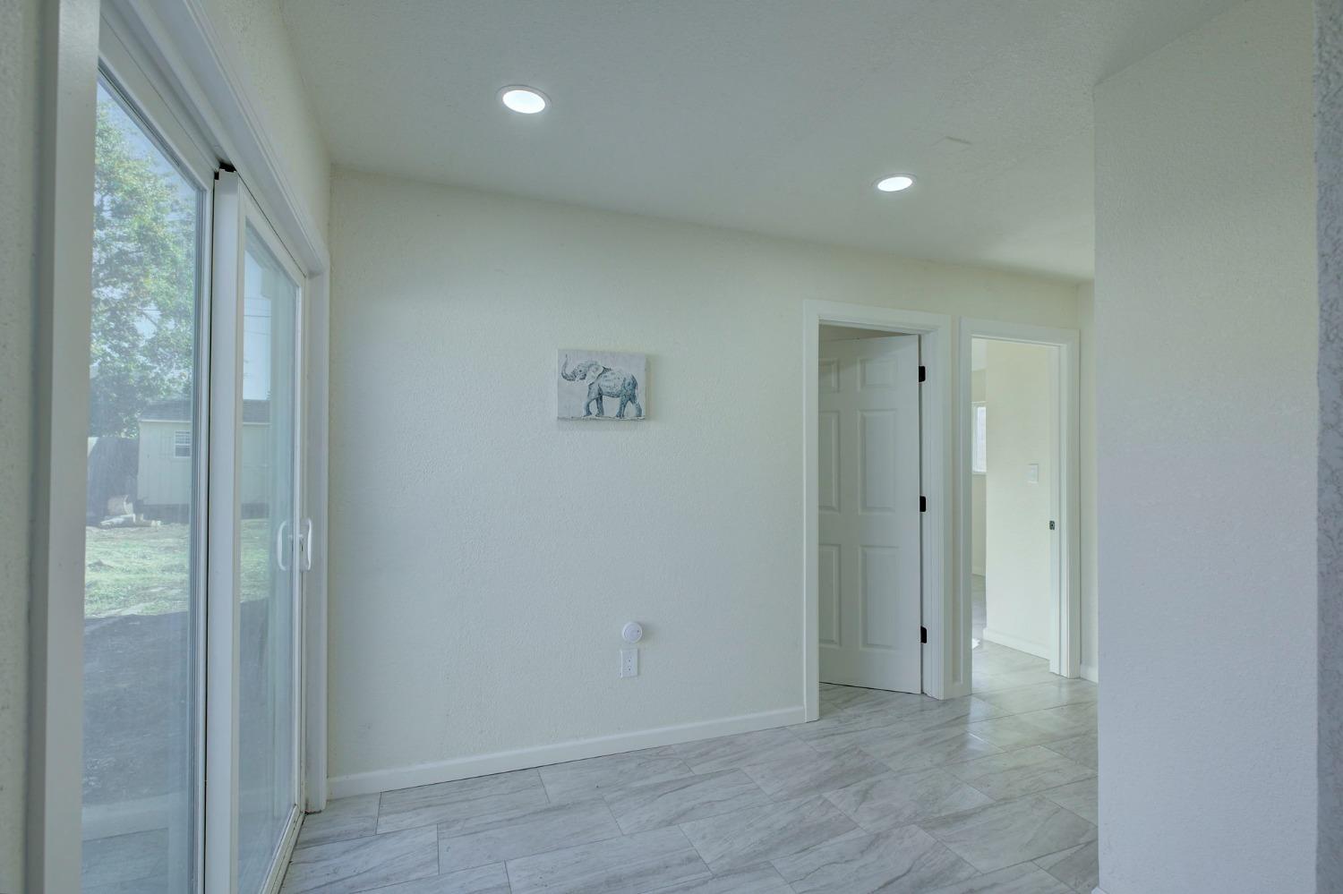 Detail Gallery Image 3 of 21 For 3836 Clay St, Sacramento,  CA 95838 - 4 Beds | 2 Baths