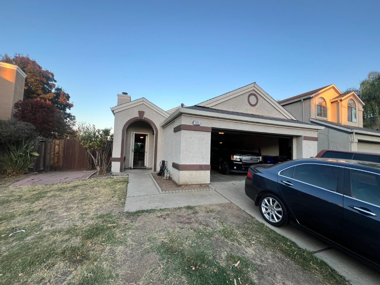 Detail Gallery Image 1 of 17 For 520 Mockingbird Ln, Oakley,  CA 94561 - 3 Beds | 2 Baths