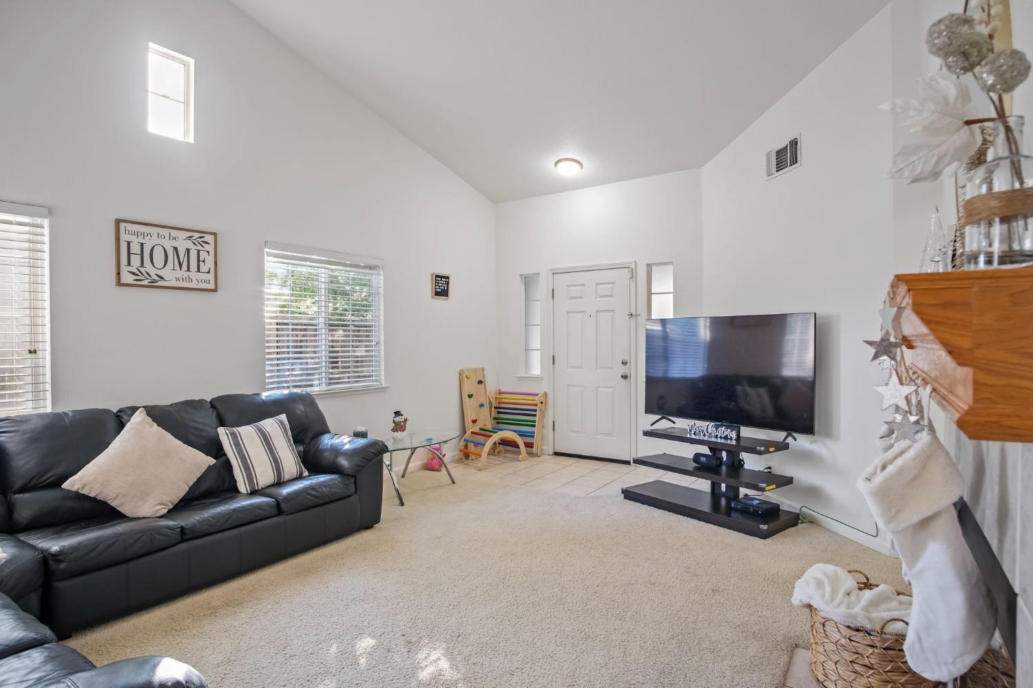 Detail Gallery Image 11 of 37 For 2220 Rose Ave, Modesto,  CA 95355 - 3 Beds | 2 Baths