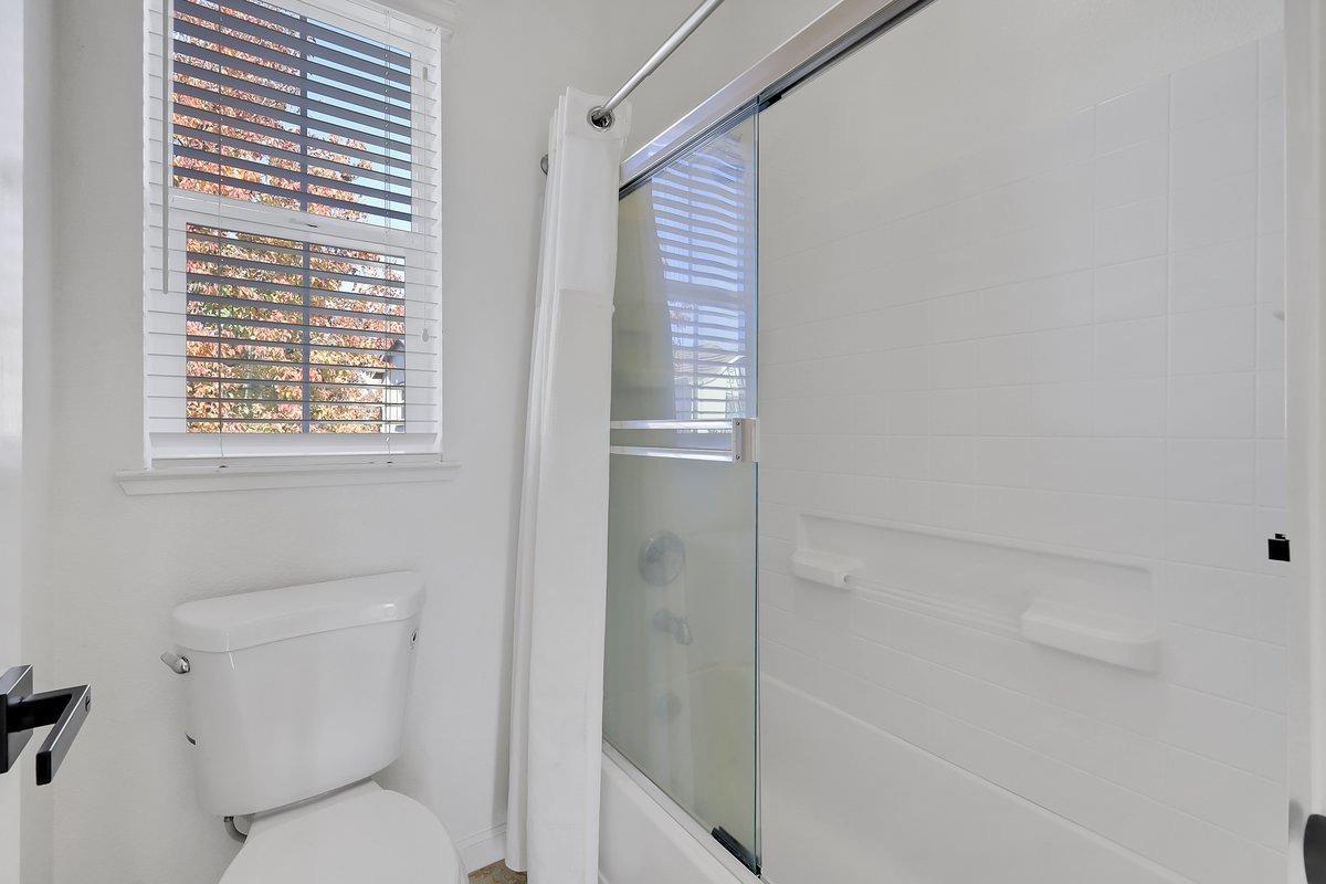 Detail Gallery Image 29 of 38 For 925 Courtyards Loop, Lincoln,  CA 95648 - 3 Beds | 2/1 Baths