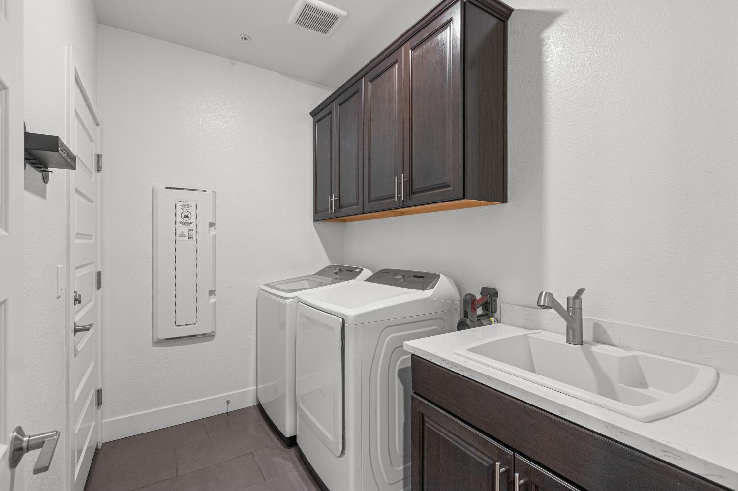 Detail Gallery Image 14 of 65 For 12737 Blueblanc Way, Rancho Cordova,  CA 95742 - 3 Beds | 2 Baths