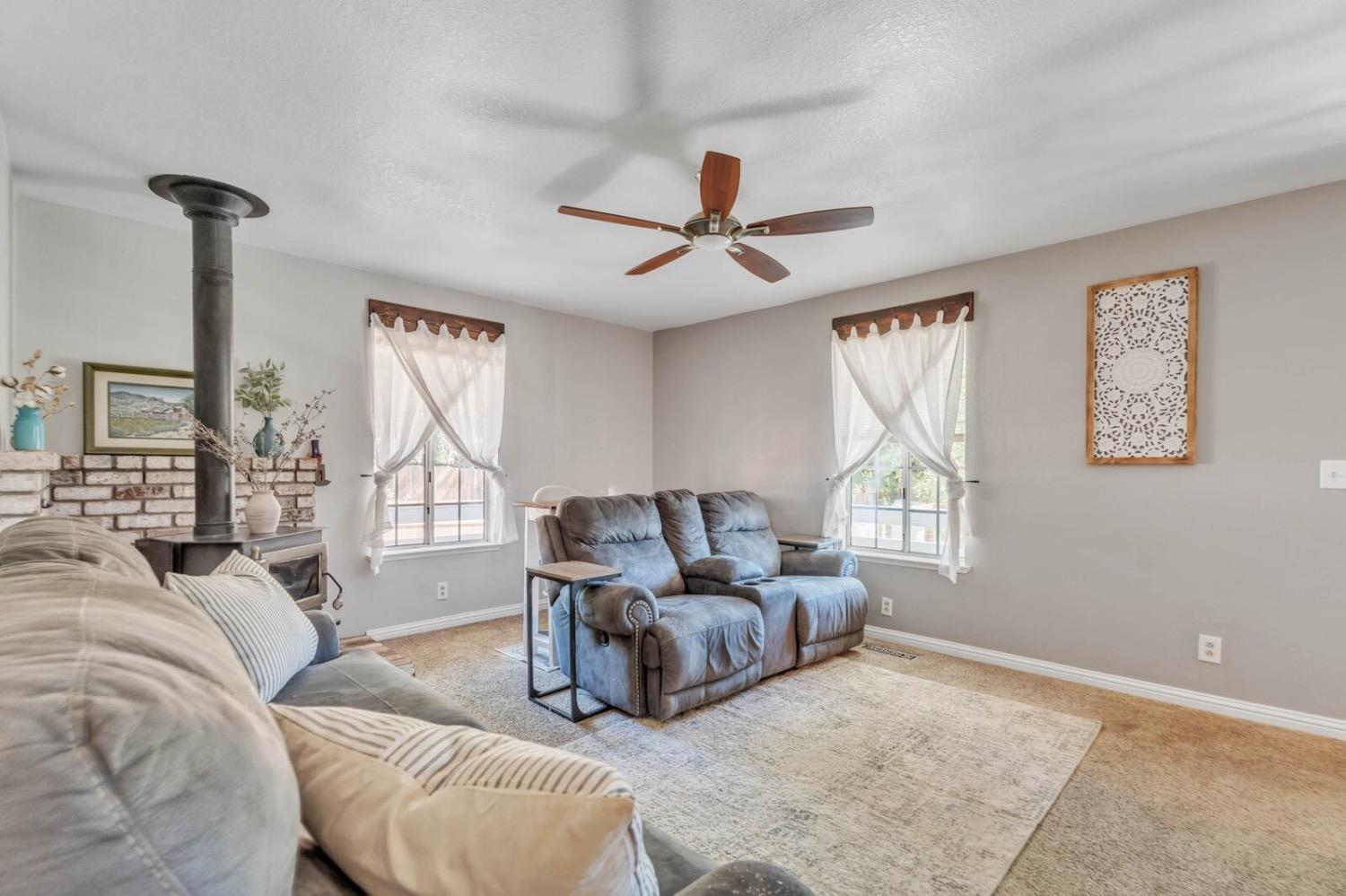 Detail Gallery Image 15 of 67 For 3020 Cannon Ct, Diamond Springs,  CA 95619 - 3 Beds | 2/1 Baths