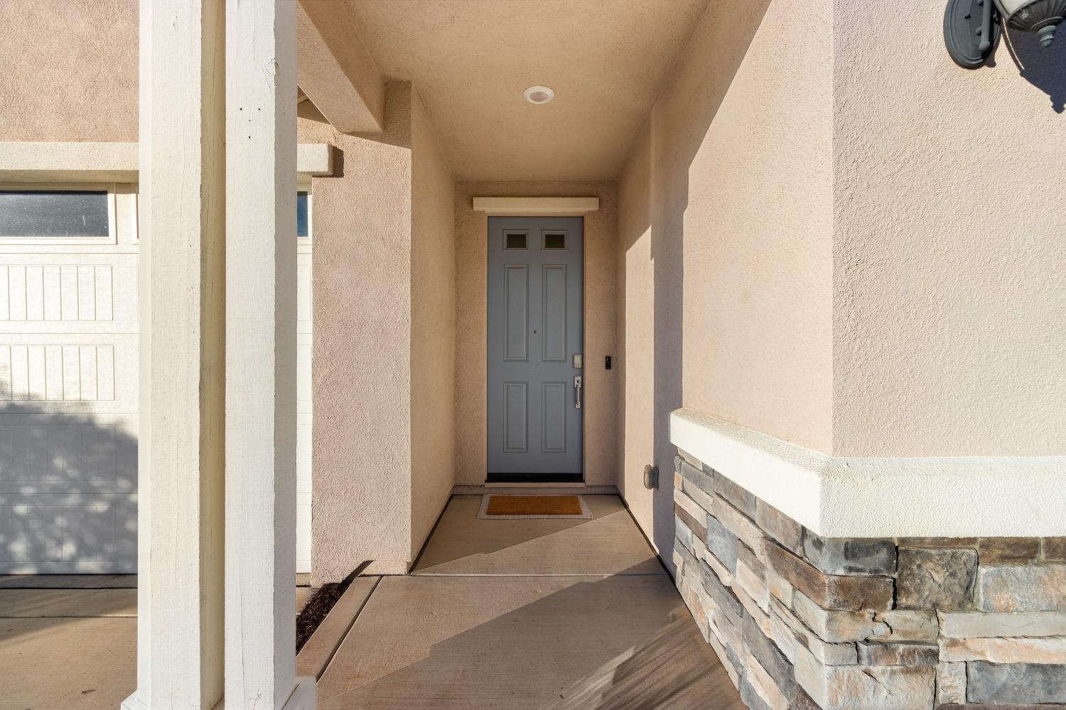 Detail Gallery Image 4 of 65 For 12737 Blueblanc Way, Rancho Cordova,  CA 95742 - 3 Beds | 2 Baths