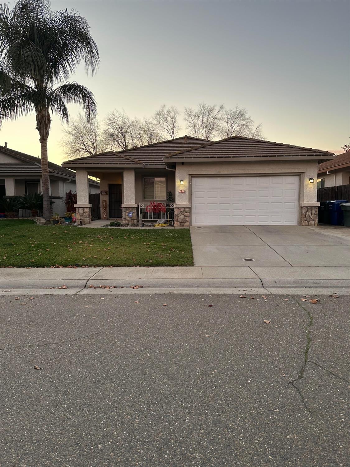 Detail Gallery Image 1 of 1 For 7878 Empingham Way, Sacramento,  CA 95829 - 4 Beds | 2 Baths