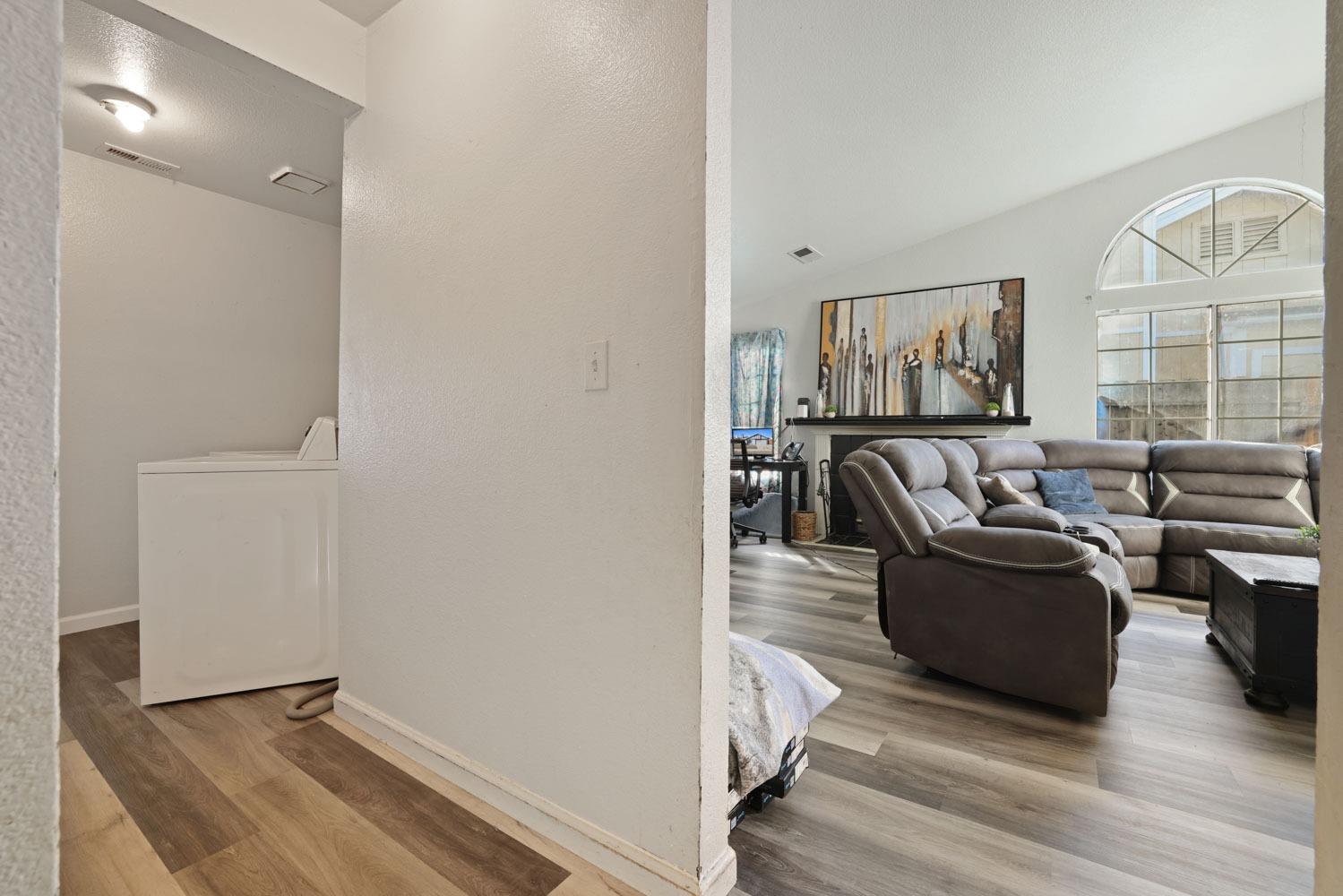 Detail Gallery Image 18 of 38 For 1539 Capitola Cir, Stockton,  CA 95206 - 4 Beds | 2 Baths