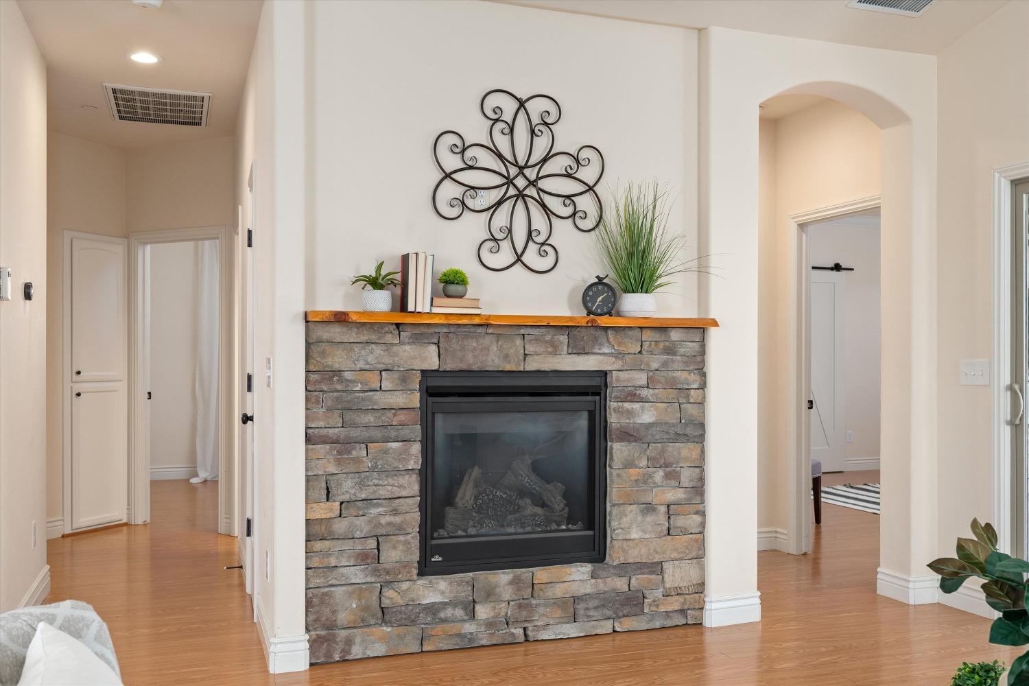 Detail Gallery Image 13 of 40 For 2832 E Beachcomber, Chico,  CA 95973 - 3 Beds | 2 Baths