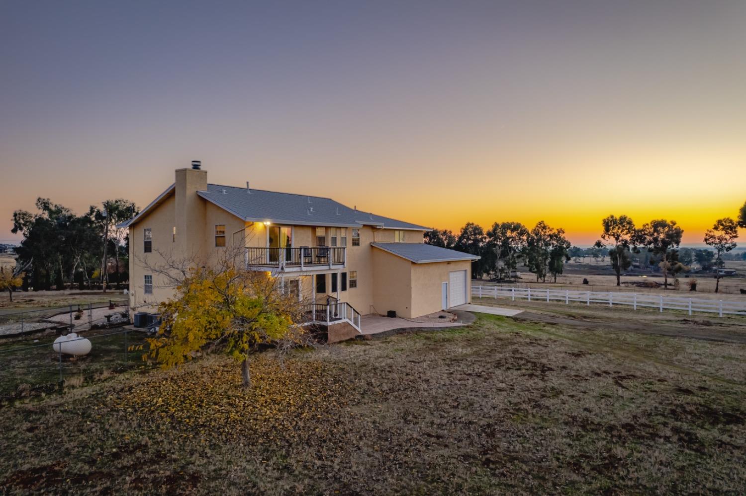 Detail Gallery Image 4 of 77 For 3744 Hokan Ln, Wheatland,  CA 95692 - 3 Beds | 2/1 Baths