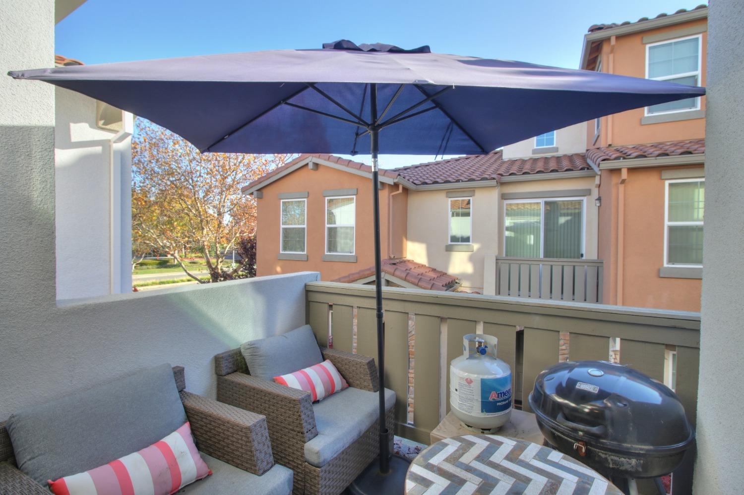 Detail Gallery Image 14 of 48 For 2933 Nantes Walk, Sacramento,  CA 95834 - 4 Beds | 3/1 Baths