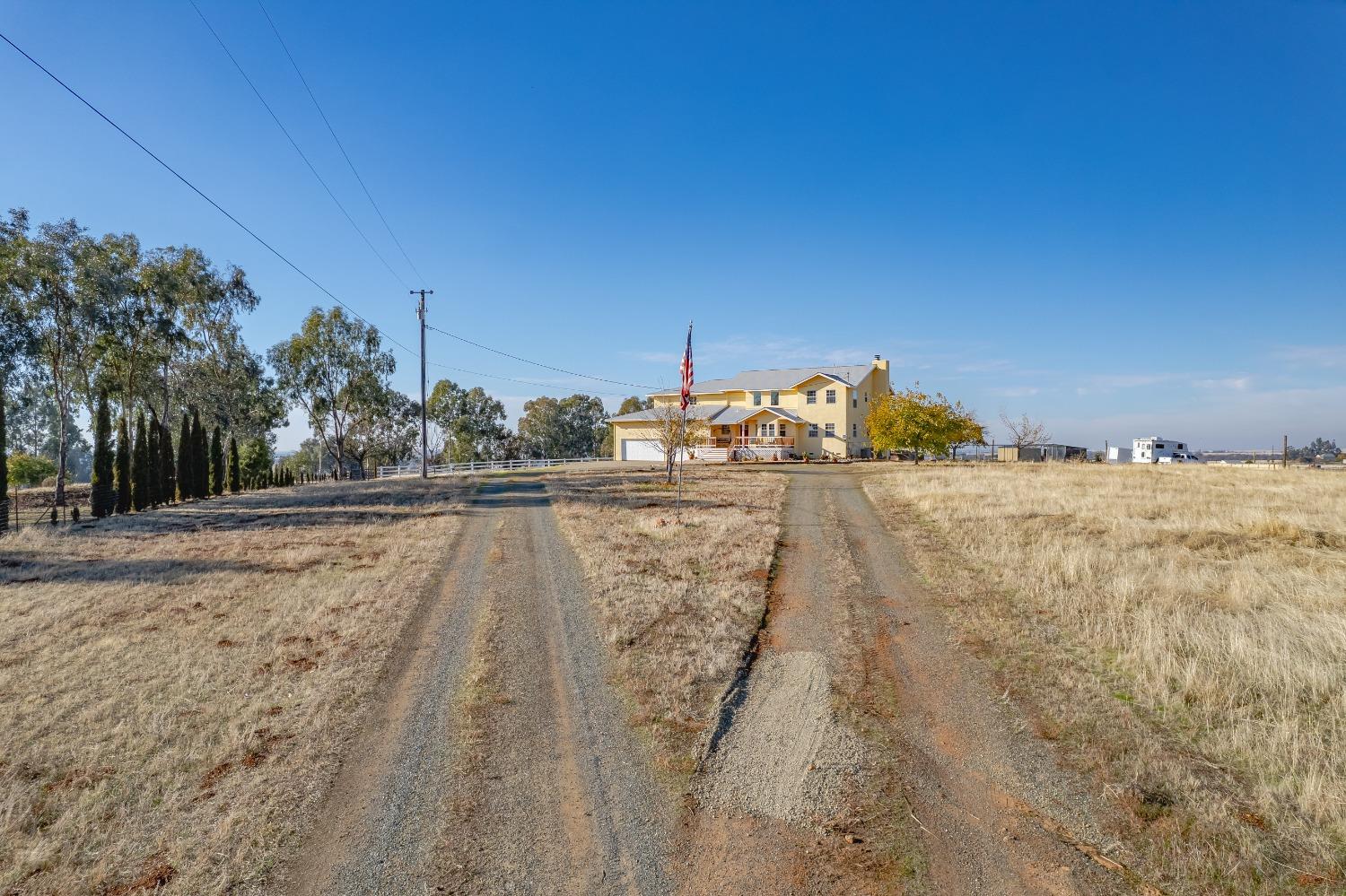 Detail Gallery Image 6 of 77 For 3744 Hokan Ln, Wheatland,  CA 95692 - 3 Beds | 2/1 Baths