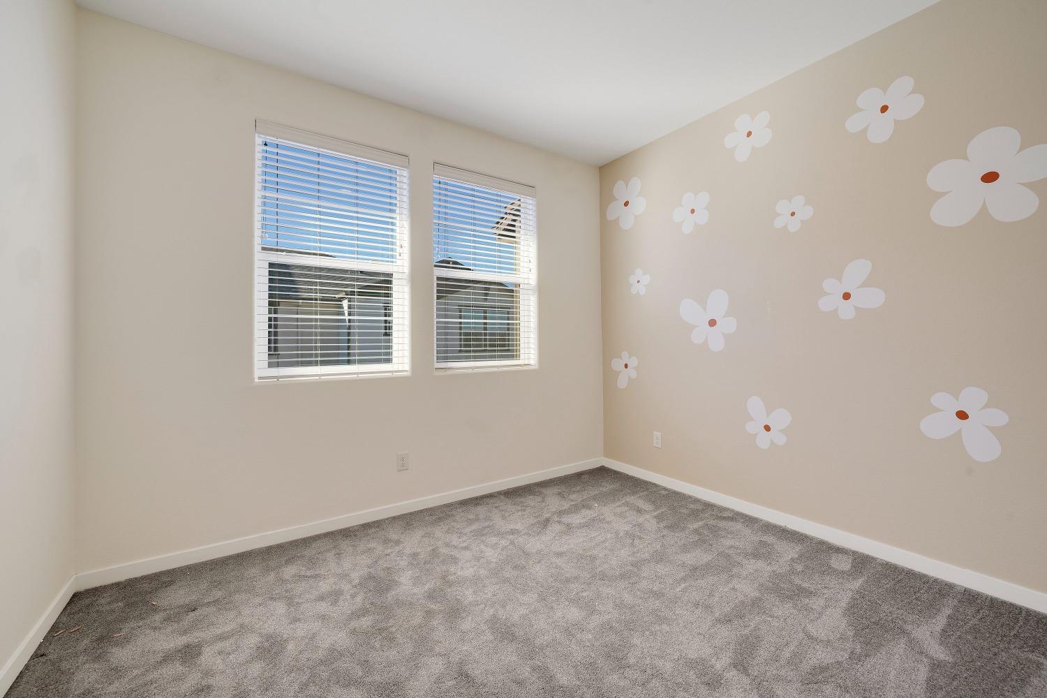 Detail Gallery Image 17 of 40 For 3075 Meadow Run Walk, Sacramento,  CA 95833 - 3 Beds | 2/1 Baths