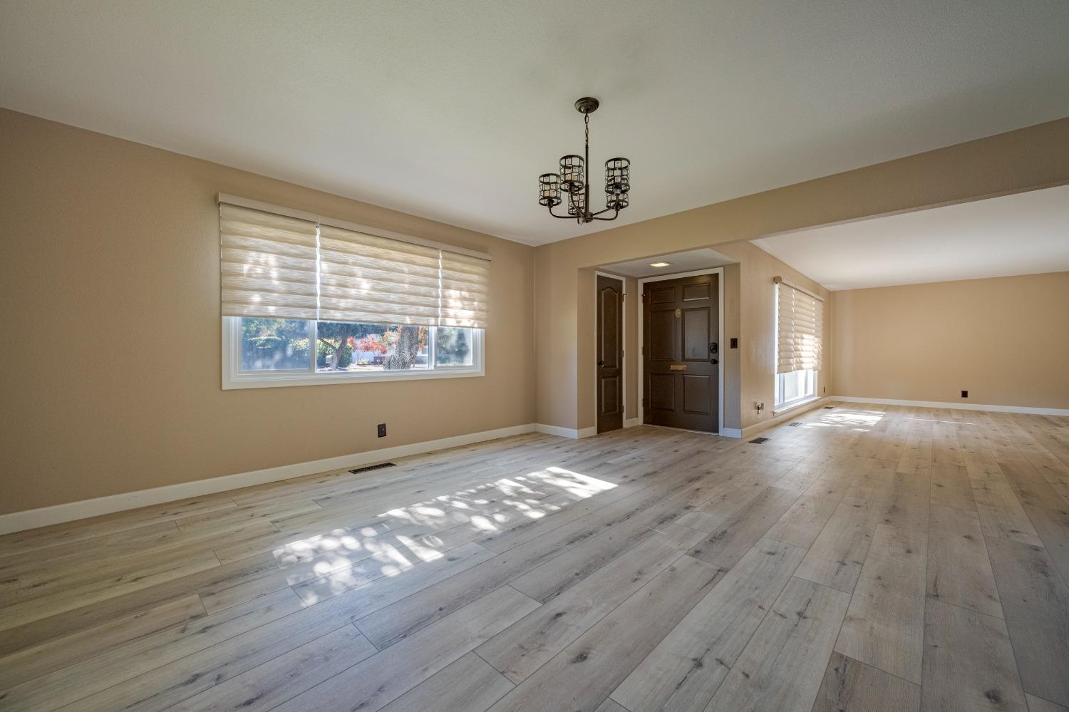 Detail Gallery Image 9 of 60 For 1049 Colorado Dr, Merced,  CA 95340 - 3 Beds | 2 Baths