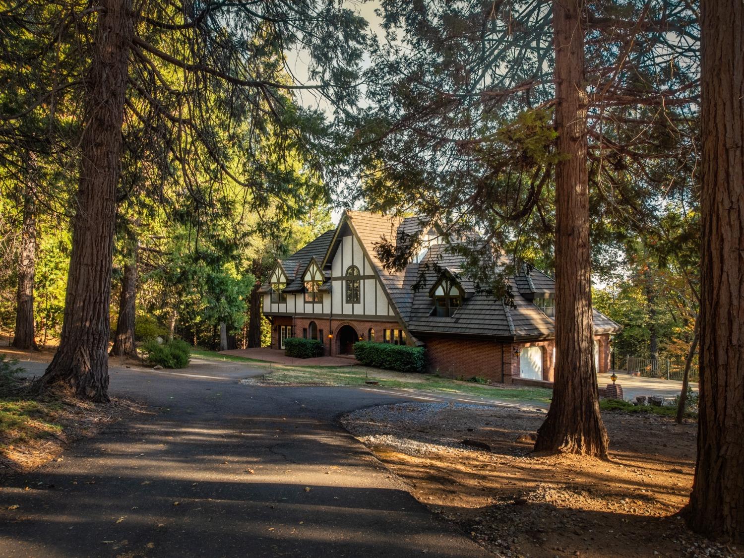 Detail Gallery Image 2 of 93 For 3961 Seven Ridges Road, Camino,  CA 95709 - 5 Beds | 4/1 Baths