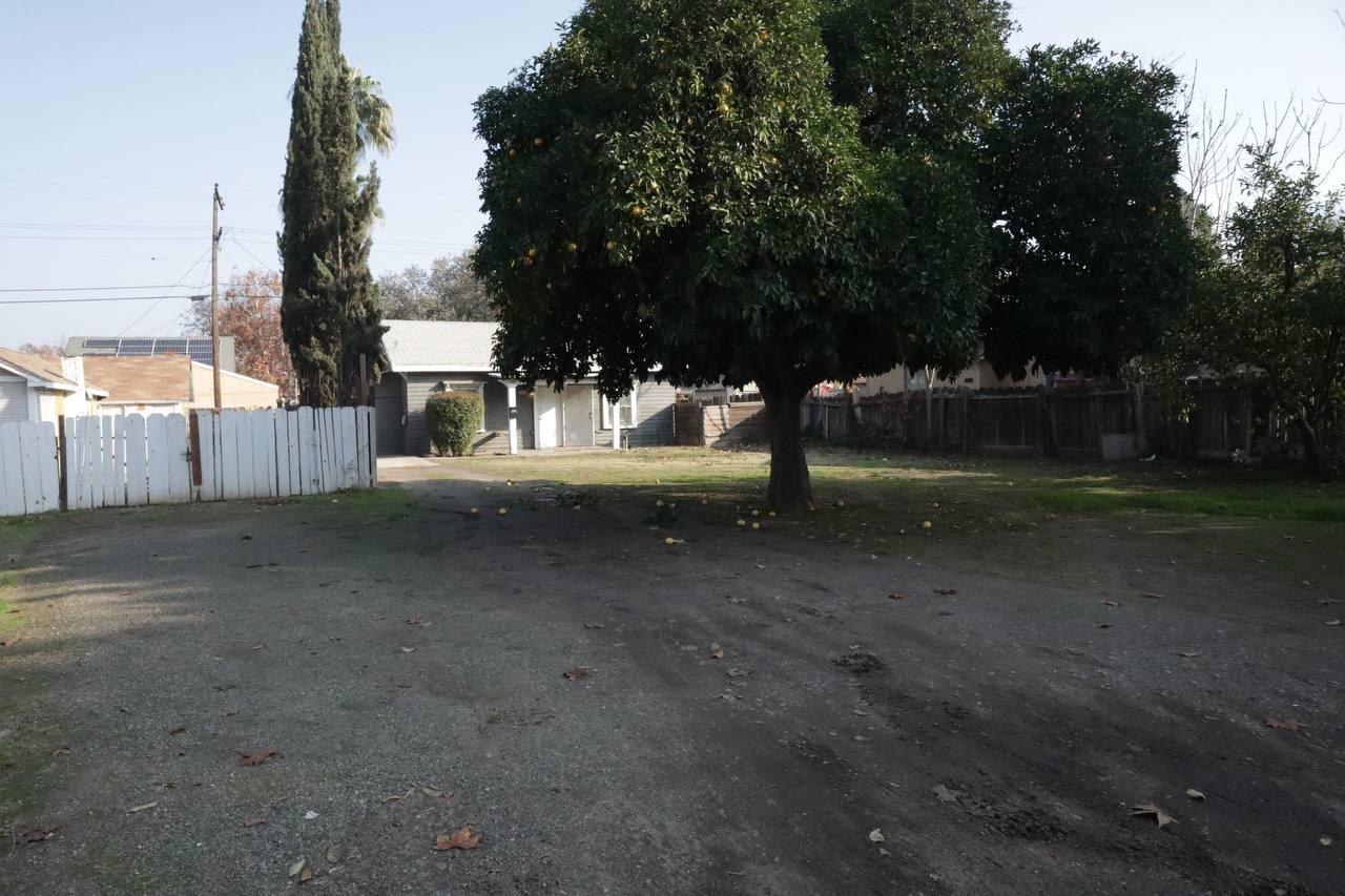 N Ferger Avenue, Fresno, California image 3