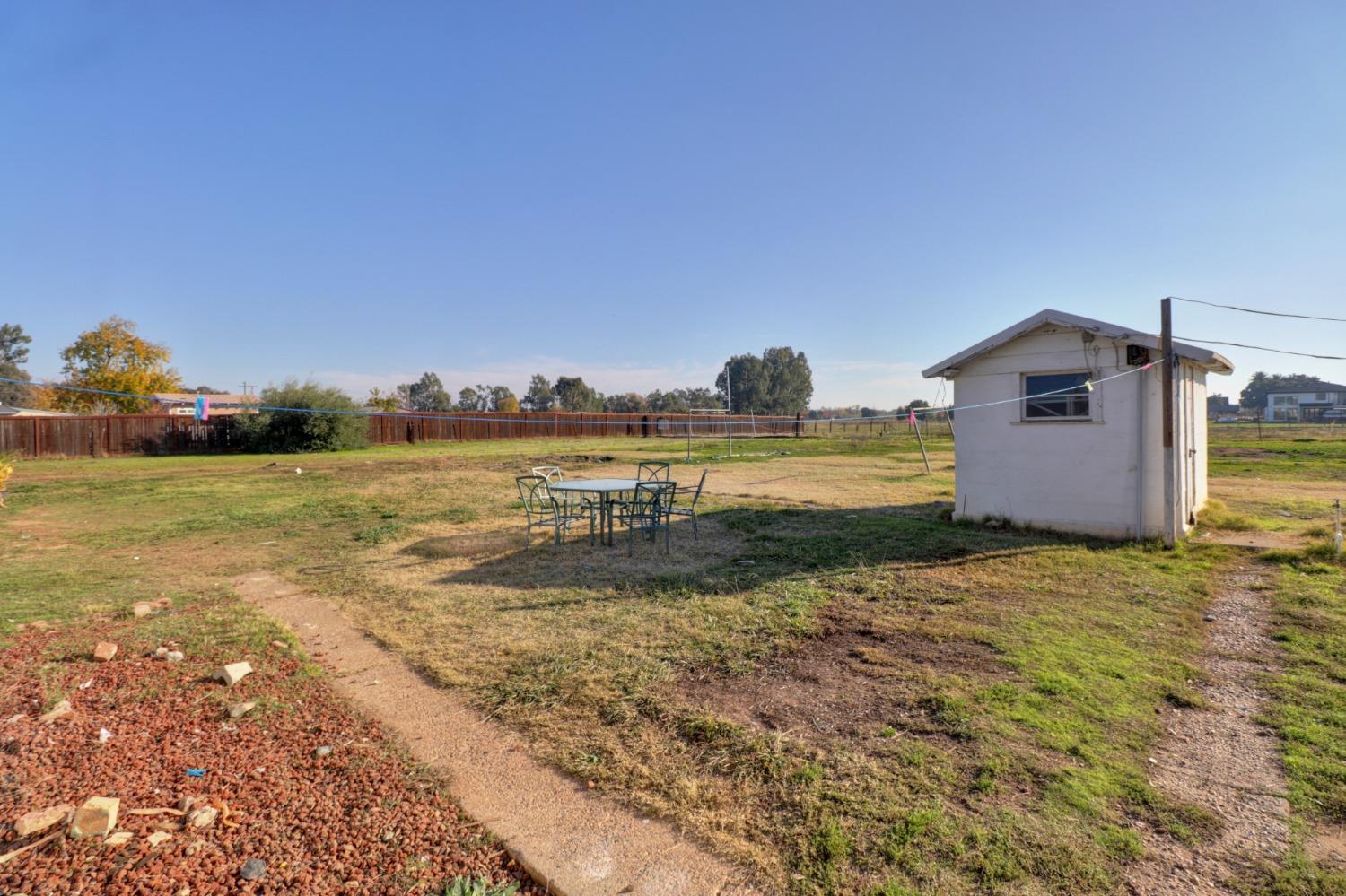 Detail Gallery Image 9 of 56 For 1704 Plumas Arboga Rd, Olivehurst,  CA 95961 - 4 Beds | 2 Baths