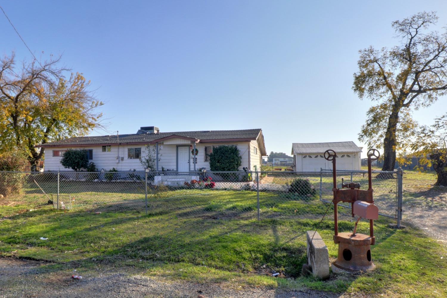 Detail Gallery Image 3 of 56 For 1704 Plumas Arboga Rd, Olivehurst,  CA 95961 - 4 Beds | 2 Baths