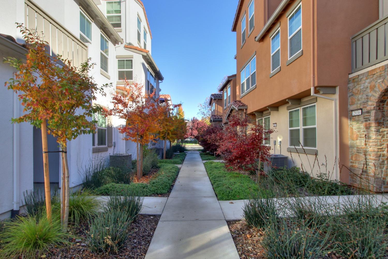 Detail Gallery Image 43 of 48 For 2933 Nantes Walk, Sacramento,  CA 95834 - 4 Beds | 3/1 Baths