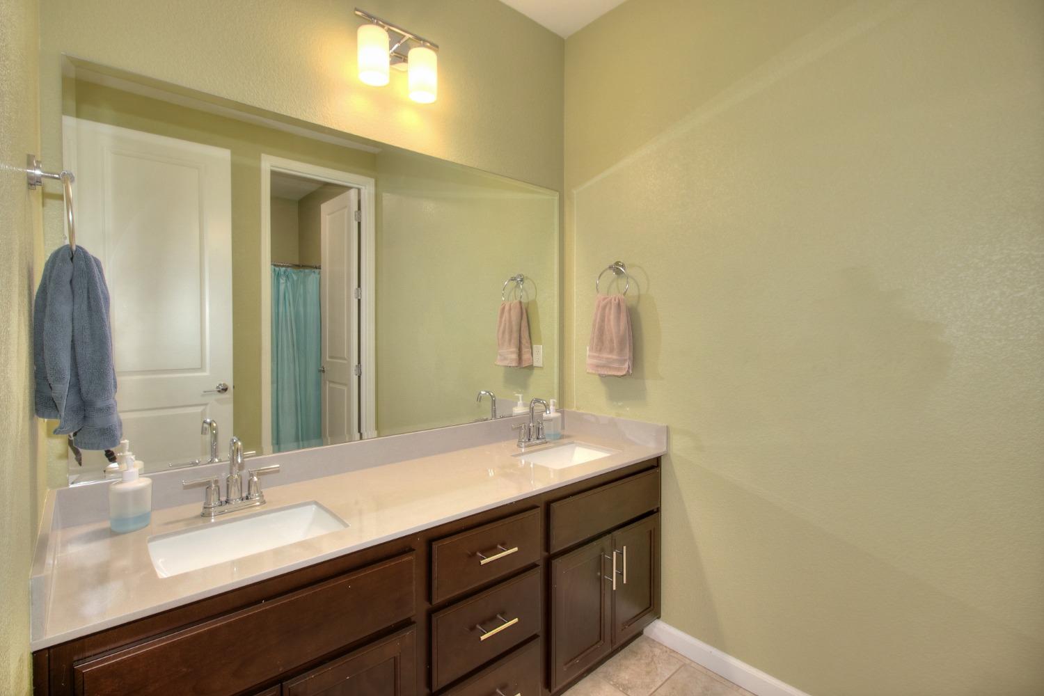 Detail Gallery Image 20 of 48 For 2933 Nantes Walk, Sacramento,  CA 95834 - 4 Beds | 3/1 Baths