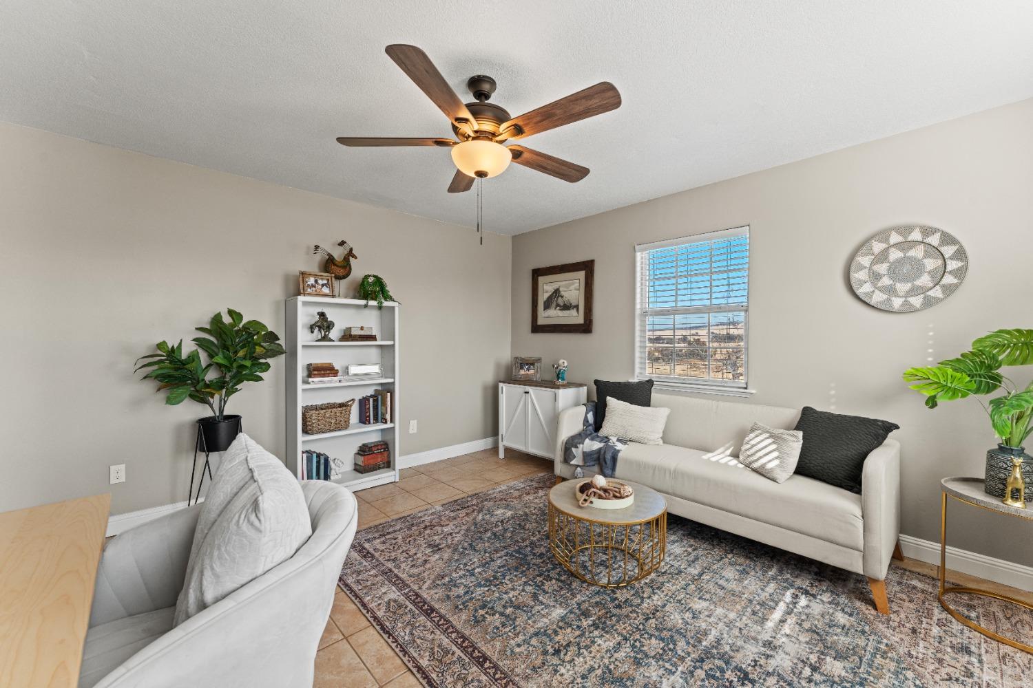 Detail Gallery Image 12 of 77 For 3744 Hokan Ln, Wheatland,  CA 95692 - 3 Beds | 2/1 Baths