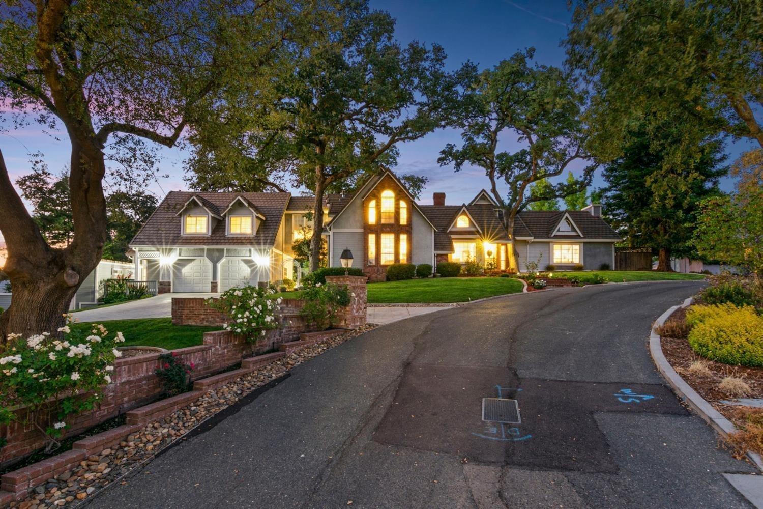 Detail Gallery Image 4 of 68 For 4347 Vintage Oaks Ln, Fair Oaks,  CA 95628 - 5 Beds | 4/1 Baths