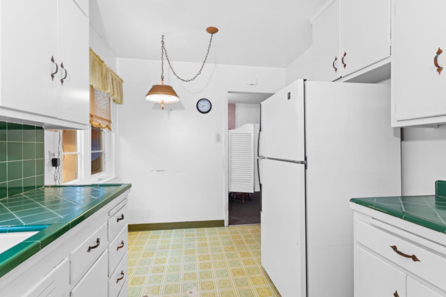 Detail Gallery Image 9 of 20 For 46 36th Way, Sacramento,  CA 95819 - 3 Beds | 1 Baths