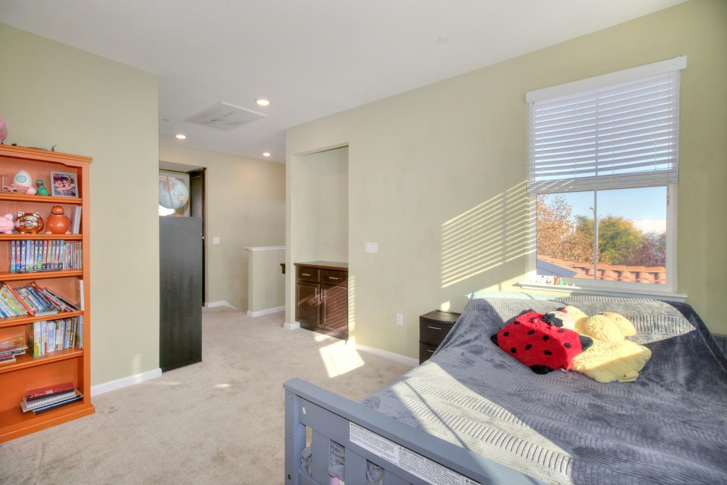 Detail Gallery Image 19 of 48 For 2933 Nantes Walk, Sacramento,  CA 95834 - 4 Beds | 3/1 Baths