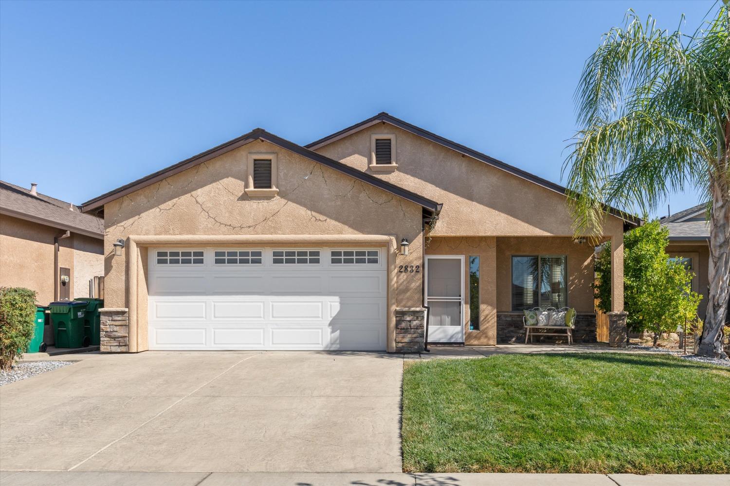 Detail Gallery Image 1 of 40 For 2832 E Beachcomber, Chico,  CA 95973 - 3 Beds | 2 Baths