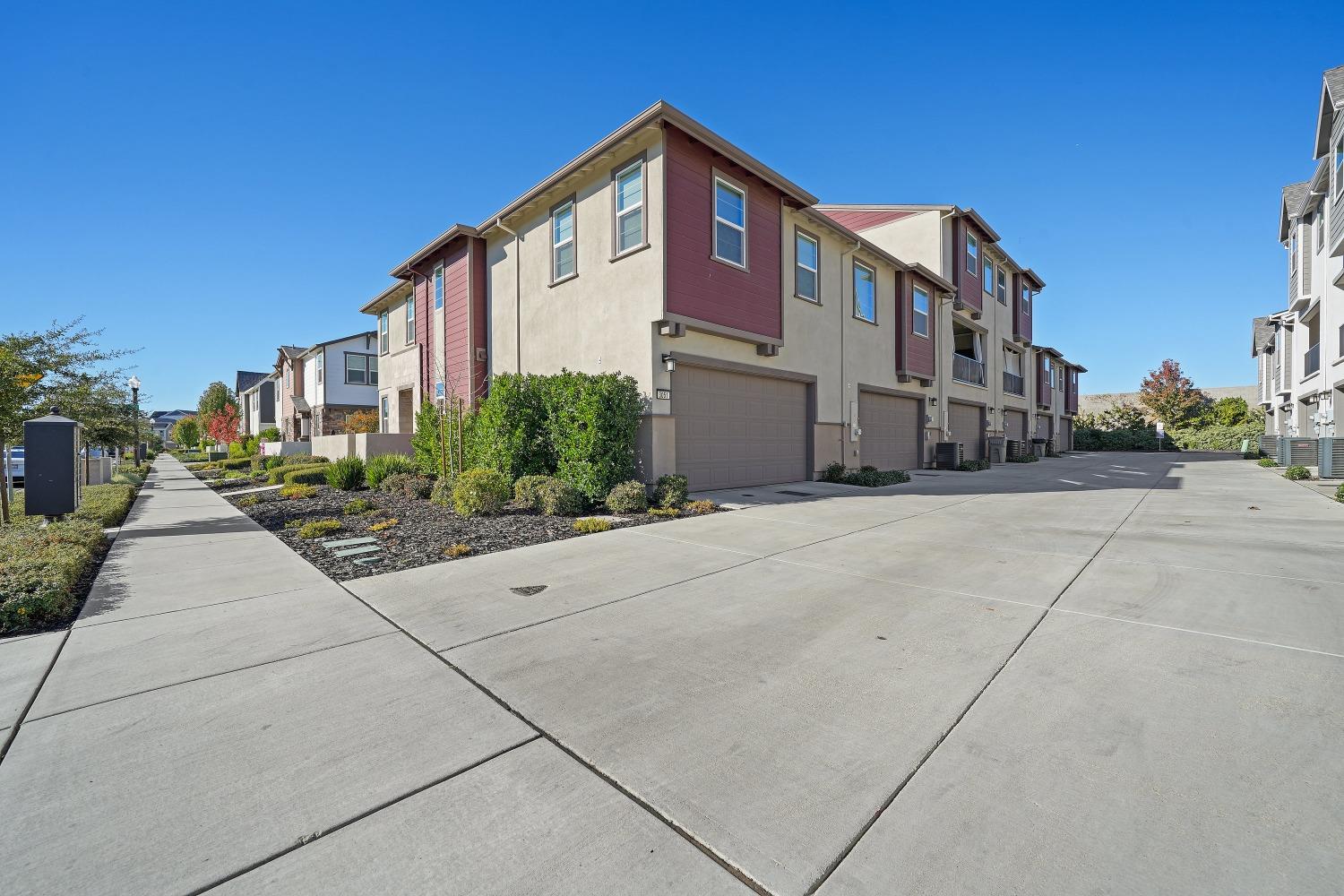 Detail Gallery Image 37 of 40 For 3075 Meadow Run Walk, Sacramento,  CA 95833 - 3 Beds | 2/1 Baths