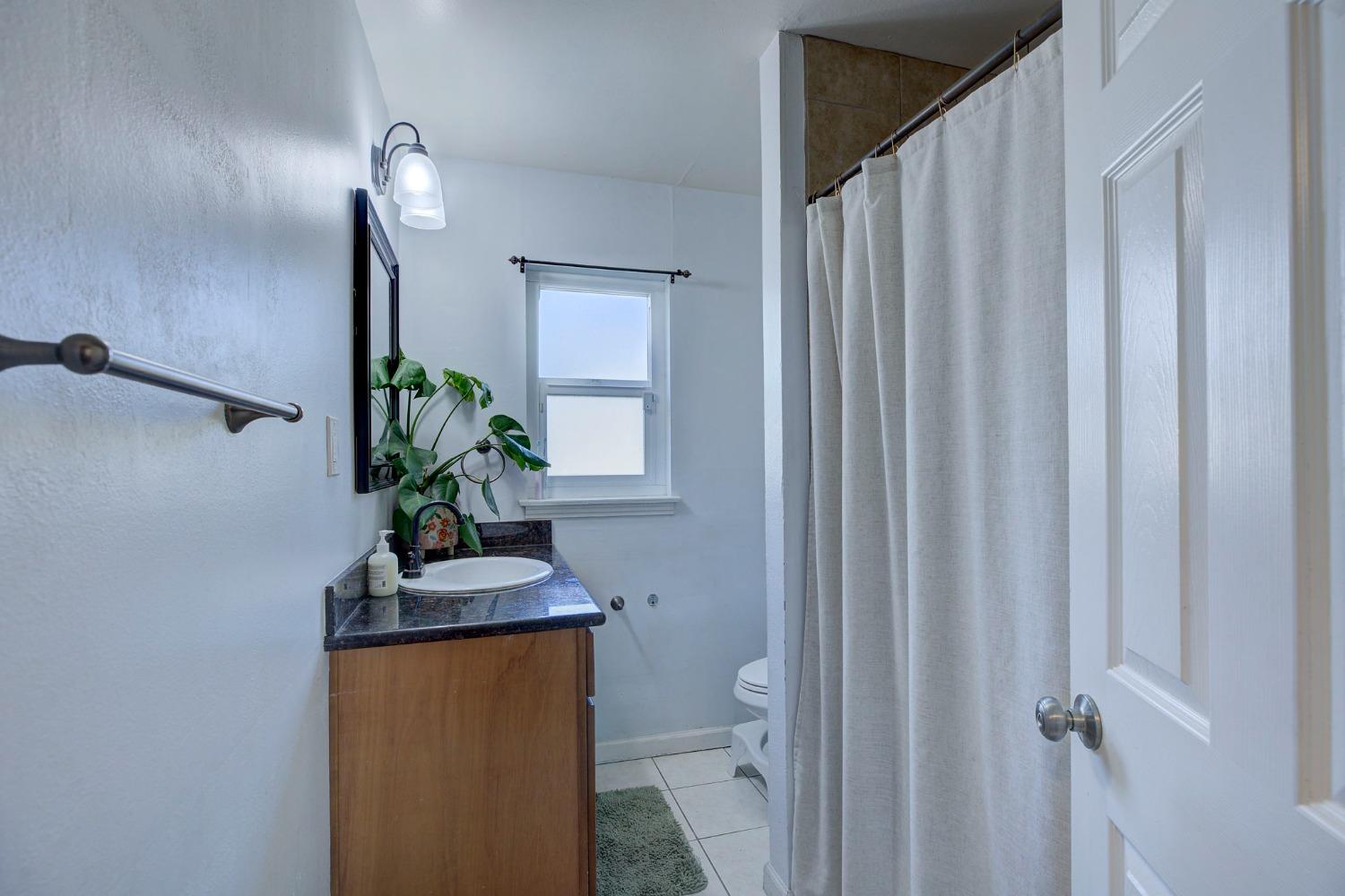 Detail Gallery Image 12 of 17 For 4201 42nd Ave, Sacramento,  CA 95824 - 2 Beds | 1 Baths