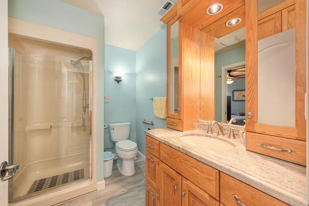 Detail Gallery Image 25 of 45 For 681 Village Dr, Galt,  CA 95632 - 3 Beds | 2 Baths