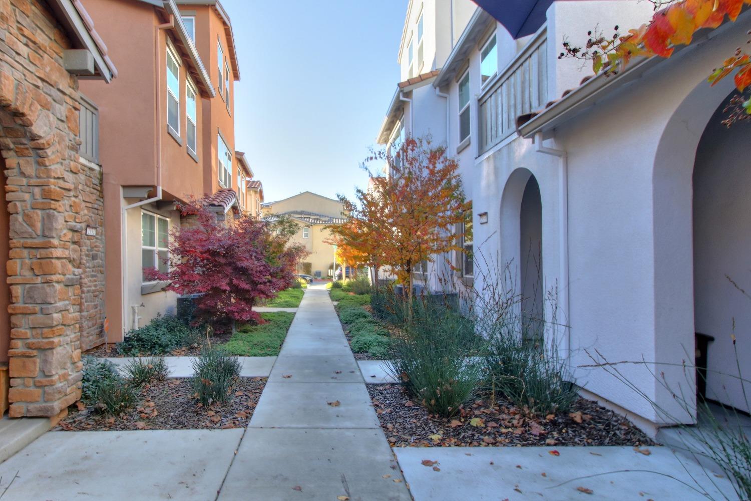 Detail Gallery Image 42 of 48 For 2933 Nantes Walk, Sacramento,  CA 95834 - 4 Beds | 3/1 Baths