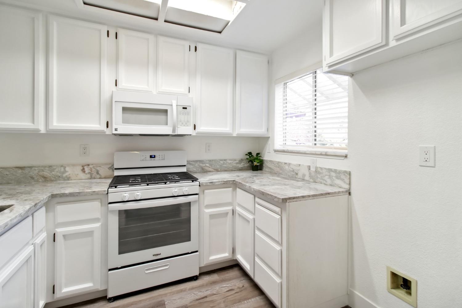 Detail Gallery Image 21 of 48 For 4830 Dover Ln #304,  Sacramento,  CA 95842 - 2 Beds | 2 Baths