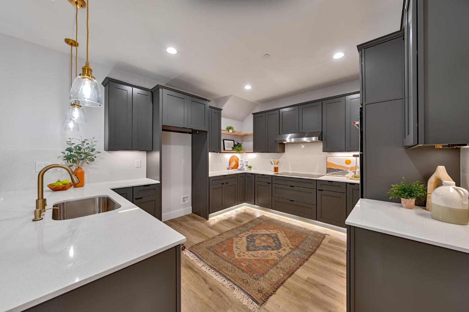 Detail Gallery Image 10 of 42 For 2725 Swanston Oaks Lane, Sacramento,  CA 95818 - 4 Beds | 2/1 Baths