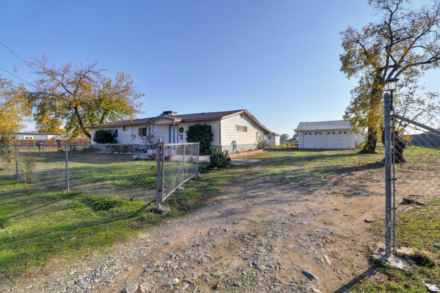 Detail Gallery Image 6 of 56 For 1704 Plumas Arboga Rd, Olivehurst,  CA 95961 - 4 Beds | 2 Baths